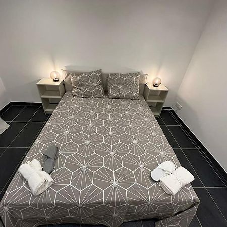 Grand Appartement Climatise Et Fonctionnel マルセイユ エクステリア 写真